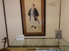 NHKの大河ドラマで知った、竜馬が設立した亀山社中の記念館の内部。一部分だけ撮影可能でした。近くの資料館はお休み中でした。