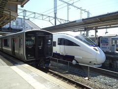 11:38、肥前山口駅に停車、10分間の停車時間があります、この駅は長崎本線と佐世保線の分岐駅です