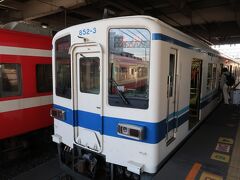 館林駅で6時59分発の東武伊勢崎線に乗り換え。