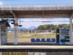 高浜駅から見える筑波山。