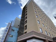 函館駅のひとつ手前の「開港通り入口」で降りて、ホテルへ。
今晩も東横インに宿泊です。
