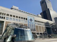 新千歳空港から電車で札幌駅まで移動。
閑散としていてここってこういう感じだったっけ？と首をひねりました。