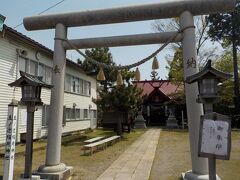 私のゆっくり足で、もっとかかったけど、迷子にならずに着けました。
社務所というより家の玄関みたいなところに、御朱印の方はベルを押してくださいとありました。