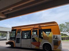 そして、午後は園内無料シャトルバスを使ってフェニックス自然動物園へ。