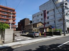 維新ふるさと館の駐車場へ到着！桜島SAからは、約40分でした。
ここは、維新ふるさと館を利用すれば、確か２時間無料です。受付で駐車した旨を言いましょう。