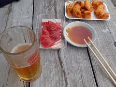 5/1　マルハ鮮魚で、生ビールと刺身、天ぷら。　ビール飲んでいる人が多数いた。