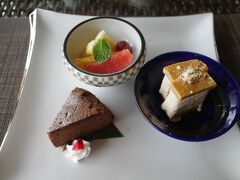 「百名伽藍」のカフェで昼食代わりのスイーツ