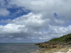 来間島の長崎浜ビーチでちょっと海に入ってみます。