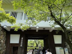 検温します！
肌色マスクは体温感知し難いみたいで

マスク外そうとしたら「外さなくて大丈夫！」との事

おじさんにしたら外されて万が一コロナ感染なんかしたらと思うのでしょう？
喧嘩売ってるくらいで言うので、チンピラみたいなにーさんは怒ってました（?＿?；）