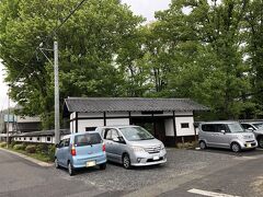 10:30 松本民芸館
市内を横切らず松本ICの手前のICで降りて、田舎道をドライブ。