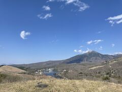 ビーナスラインを走っている途中で車を停めて見れる景色。
多分見えている湖が白樺湖だと思います。
スワンボートがたくさん動いていました。