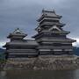 松本城　曇り空の日本最古の天守