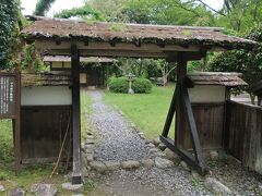 下田歌子勉学所
実践女子学園の創設者なんだそうです。