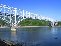 下蒲刈島と上蒲刈島を結ぶ蒲刈大橋。広島では最も大きなトラス橋。とびしま海道では、この橋が一番のお気に入りかな？