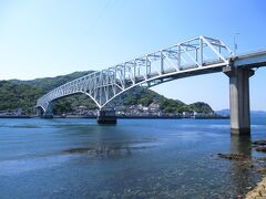 豊島と大崎下島を結ぶトラス橋。下から見るのがまた良いんですよね～
