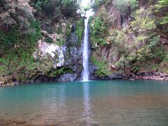 いや～素晴らしい滝。空気が美味しい。
今回の旅のゴールなのですが、ここにして正解でした。