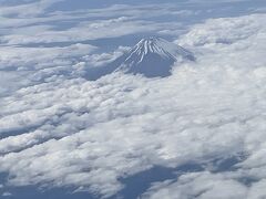 直ぐに富士山の横を通過