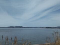 途中、すぐに進行方向左手に宍道湖が見えます。