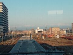 雨晴から宿に戻るために、高岡駅で乗り換え待ちの時に撮ったものです。