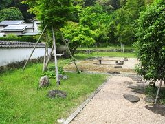 家屋はなく、建物の礎石を中心に広場化した公園です。
遺跡公園みたいなカンジ。

あ、いつ来てもはいれるわけではなく。
ゲートの開いてるときだけです。
夜間はもちろん入れません＞＜