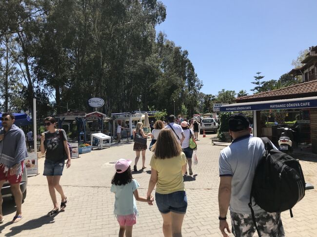 河口近くの乗り場まで歩く