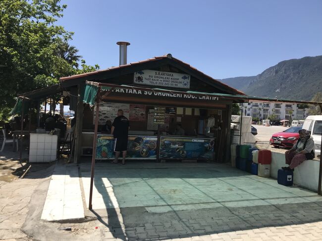 河口近くの乗り場まで歩く