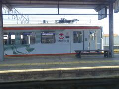 雲州平田駅です。一畑電車は新しい車両も走っていました。