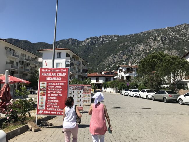 海を離れNail Çakırhan eviへ向かう