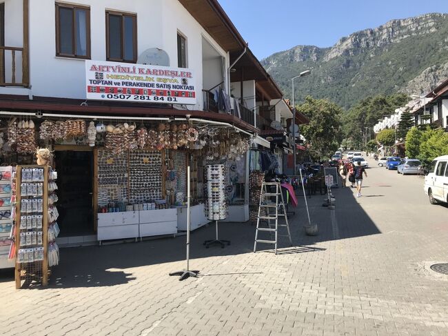 海を離れNail Çakırhan eviへ向かう