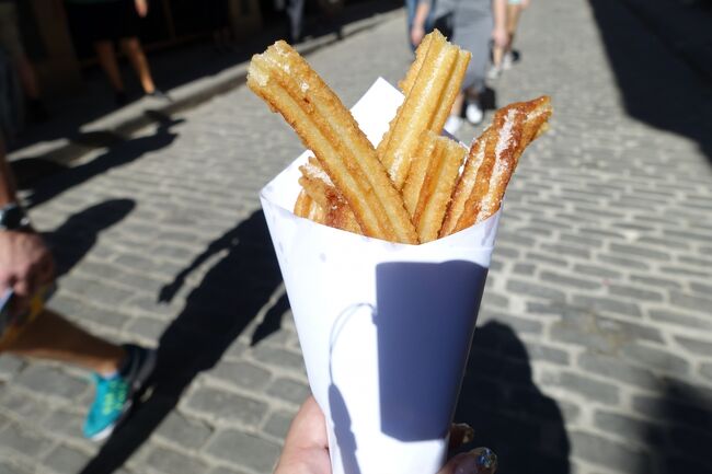 露店のチュロスがおいしそうだったので買ってみました。