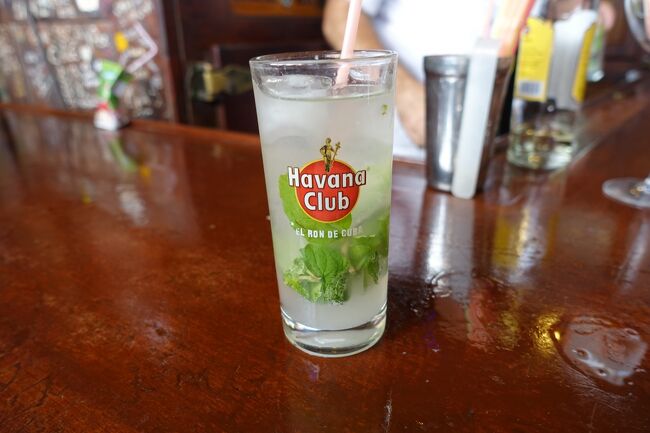 ここではもちろんモヒートを注文。