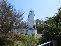 10:39
姫崎灯台に到着。小佐渡の北端です。