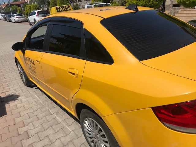 タクシーでバス乗り場へ。　