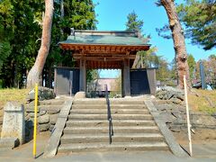 米沢の林泉寺は今から約500年程前に、上杉謙信の祖父長尾能景が父親の菩提を弔うために、越後国高田に建立さた上杉家の菩提寺。
