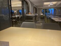 2022/03/27　7時過ぎ。
ダブルツリーｂｙヒルトン那覇首里城の朝食ビュッフェ。
オナーズメンバー用（だと思う）テーブル。