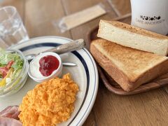 銀座でたくさん食べる予定なので少なめにしたかったのだけれど、プレートが来てビックリ！
トースト厚い、卵多い… 完食しましたけど…