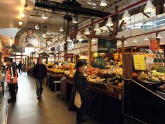 Public Market

バンクーバーチョコット見学。

海外に行くと必ずマーケットを見ます。
お土産などもスーパーで購入。