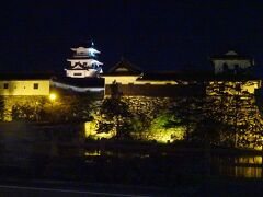 そして、ライトアップされた今治城を車窓からながめ
あとは、ただひたすら松山目指して走ります
今宵の宿は、東横イン松山一番町