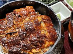 関東で食べる鰻と違って、蒸さずに焼く名古屋の鰻は、サクッととカリッと香ばしい！