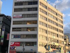 姫路港発の朝が早いので、姫路駅前のカプセルホテルに前泊しました。現在のホテル名は、OYOカプセルホテルです。
