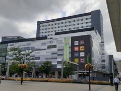 2022年3月にオープンしたばかりのMAROOT
ここにはお茶に力をいれた東京2店舗、大阪1店舗にしかない珍しいスタバも入ってました