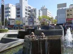 　１３：４４三原駅に到着。福山行きの電車まで５０分あるので少し歩いてみます。