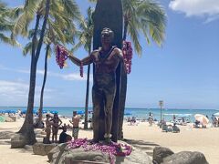 ハワイの英雄であり伝説のサーファー　デューク・カハナモク
きっとすごい人なんでしょう　名前はきたことある気がするけど、よく分かってないです

サーフィンとかそういうバランスが要りそうなものは、出来る気がしないです　うまくできたら楽しそうだなと思いますが