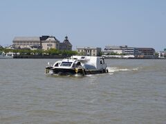 信濃川ウォーターシャトルに乗りまーす。