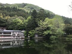 奥に鳥居が見えます。神社がありました。