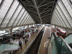 小田急【小田原駅】

三角形断面のジャイアントキールアーチが開放的ですばらっ！
【土木学会デザイン賞奨励賞受賞】