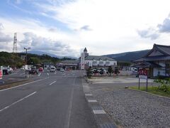 まずは駅の南側にある道の駅に向かいます。坂下駅から徒歩10分程度