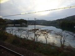 落合ダムです。ダムの近くの駅というと大川ダム公園や長島ダムが思い浮かびます。