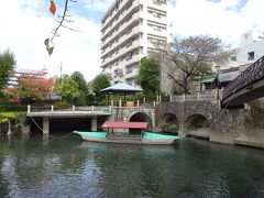 水路に沿って進んでいると、見覚えのある景色が。
アニメの舞台になった場所です。