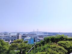 8:55　港の見える丘公園展望台到着
デートスポットだ（笑）
って、横浜は来ていましたが、ここまで上ってきたことはなかったな…
